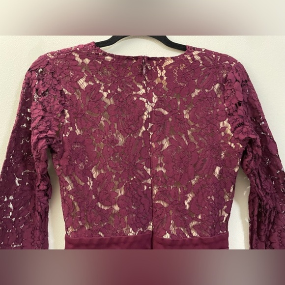 Lulu’s Lovers Era Deep-V Lace Mini Dress in Berry Ruby Red -‎ M - Picture 9 of 14